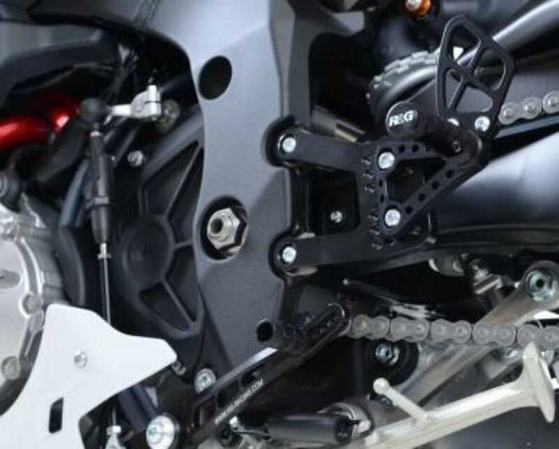 Commandes reculées multi-positions R&G RACING noir Yamaha R1/R1M Commandes reculées multi-positions R&G RACING noir Yamaha R1/R1M