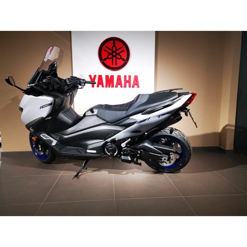 Support de plaque V PARTS noir Yamaha T-Max 560 Support de plaque V PARTS noir Yamaha T-Max 560 – Image 4