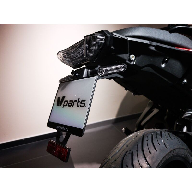 Support de plaque V PARTS noir - Yamaha MT-07 TRACER/MT-09 TRACER Support de plaque V PARTS noir - Yamaha MT-07 TRACER/MT-09 TRACER – Image 2