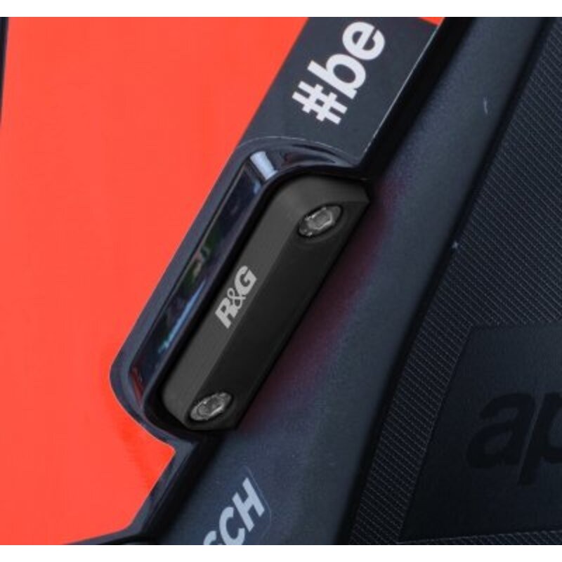 Cache orifice repose-pieds arrière gauche R&G RACING - noir Aprilia Cache orifice repose-pieds arrière gauche R&G RACING - noir Aprilia – Image 2