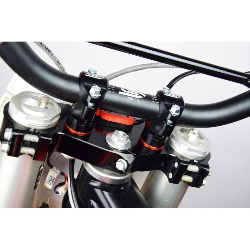 Pontets de guidon SCAR Ø28.6mm +30 à 45mm té de fourche d'origine Pontets de guidon SCAR Ø28.6mm +30 à 45mm té de fourche d'origine – Image 2