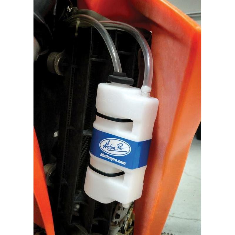 Bidon récupérateur MOTION PRO de liquide de refroidissement 27,5cl Bidon récupérateur MOTION PRO de liquide de refroidissement 27,5cl – Image 2