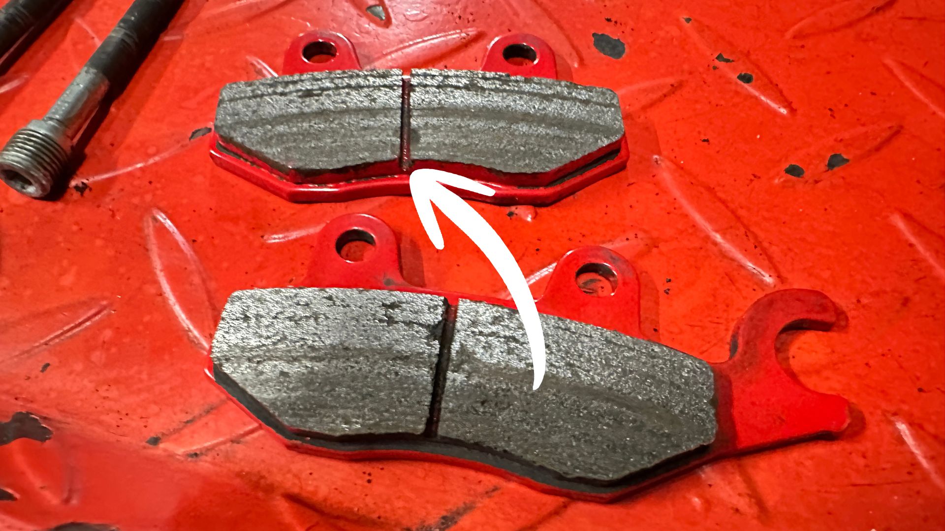 Contrôler et nettoyer vos freins moto facilement