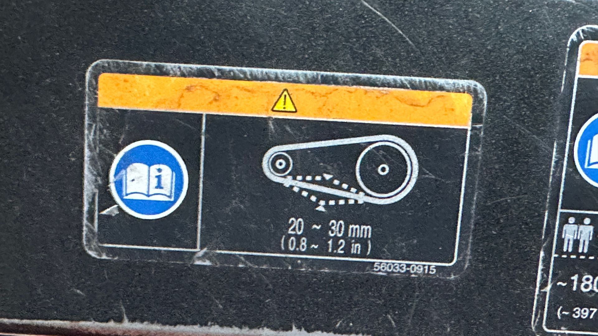 Contrôler et tendre une chaîne de moto Controle tension chaine moto 3